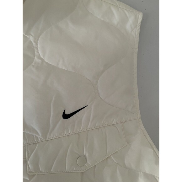Nike Womens Sportswear Essential Vest White NWT Sz Large Snap FB8737-133 $90 - Picture 10 of 13